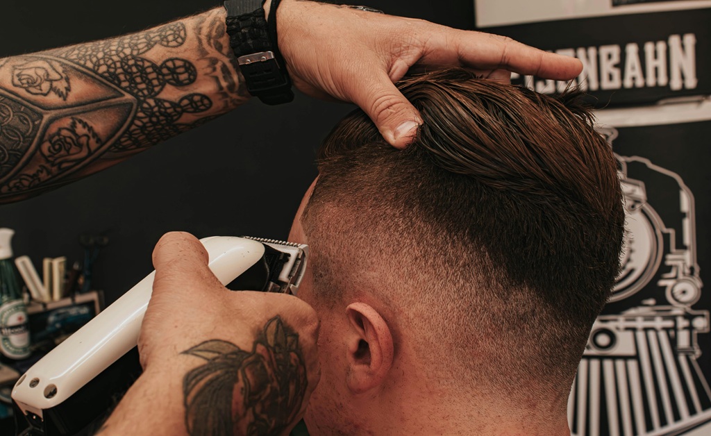 Should You Get Your Hair Cut Just Before Traveling?